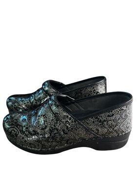 Dansko Professional XP 2.0 Clogs Women’s 40 Black Silver Floral Slip On Nurse